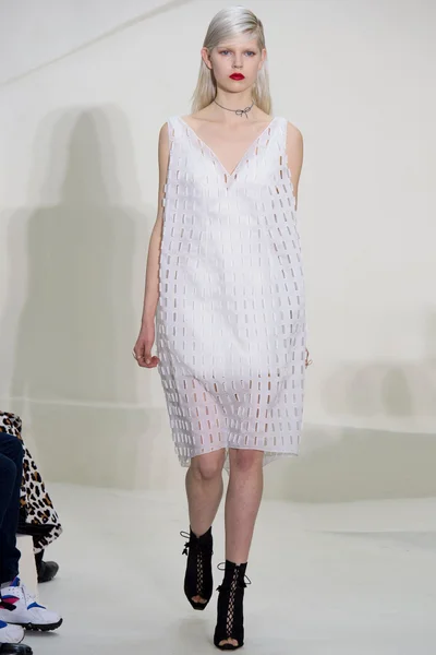 Look 11